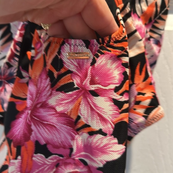 Volcom You Da Palm Black Tropical Floral Plunge One Piece Swimsuit S Low Back - Picture 9 of 9